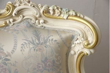 中古　美品　イタリア高級家具　SILIK(シリック)　ロココ調　優雅で上品な空間づくりにぴったりな3人掛けソファ(定価約90万円)(三人掛けソファ、3P、アームソファ)(R-052521)