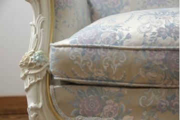 中古　美品　イタリア高級家具　SILIK(シリック)　ロココ調　優雅で上品な空間づくりにぴったりな3人掛けソファ(定価約90万円)(三人掛けソファ、3P、アームソファ)(R-052521)