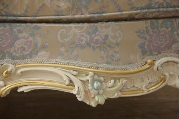 中古　美品　イタリア高級家具　SILIK(シリック)　ロココ調　優雅で上品な空間づくりにぴったりな3人掛けソファ(定価約90万円)(三人掛けソファ、3P、アームソファ)(R-052521)