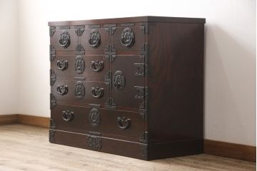 中古　超美品　岩谷堂箪笥　存在感のある金具と杢目が印象的な整理箪笥(チェスト、和タンス、引き出し)(R-052523)