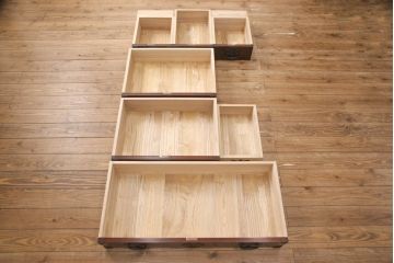中古　超美品　岩谷堂箪笥　存在感のある金具と杢目が印象的な整理箪笥(チェスト、和タンス、引き出し)(R-052523)
