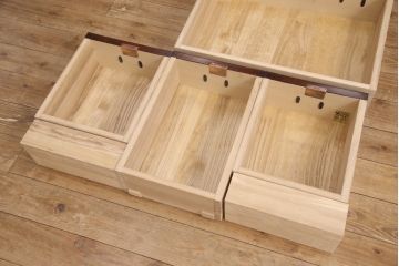 中古　超美品　岩谷堂箪笥　存在感のある金具と杢目が印象的な整理箪笥(チェスト、和タンス、引き出し)(R-052523)