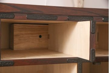 中古　超美品　岩谷堂箪笥　存在感のある金具と杢目が印象的な整理箪笥(チェスト、和タンス、引き出し)(R-052523)
