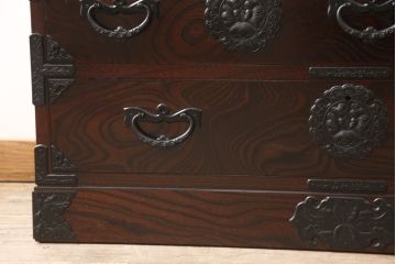 中古　超美品　岩谷堂箪笥　存在感のある金具と杢目が印象的な整理箪笥(チェスト、和タンス、引き出し)(R-052523)