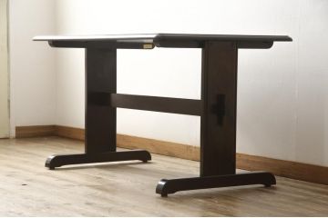 中古　北海道民芸家具　シンプルなデザインが美しいダイニングテーブル(食卓、作業台)(R-052527)