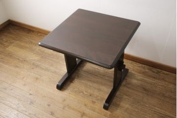 中古　北海道民芸家具　特注品　コンパクトなサイズ感がかわいらしいダイニングテーブル(作業台)(R-052529)