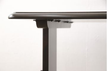 中古　北海道民芸家具　特注品　コンパクトなサイズ感がかわいらしいダイニングテーブル(作業台)(R-052529)