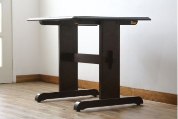 中古　北海道民芸家具　特注品　コンパクトなサイズ感がかわいらしいダイニングテーブル(作業台)(R-052532)