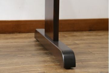 中古　北海道民芸家具　特注品　コンパクトなサイズ感がかわいらしいダイニングテーブル(作業台)(R-052532)
