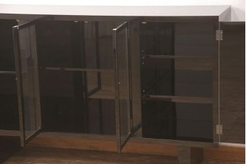 中古　美品　伝統工芸　桜井一良作　輪島塗り　和モダンな空間づくりにおすすめの飾り棚(サイドボード、サイドキャビネット、収納棚)(定価約500万円)(R-052534)