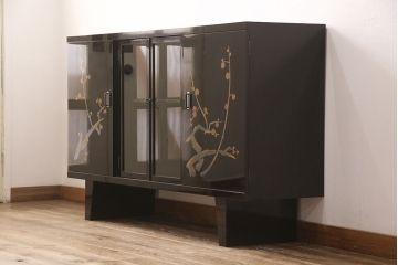 中古　美品　伝統工芸　桜井一良作　輪島塗り　和モダンな空間づくりにおすすめの飾り棚(サイドボード、サイドキャビネット、収納棚)(定価約500万円)(R-052534)