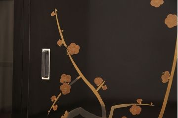 中古　美品　伝統工芸　桜井一良作　輪島塗り　和モダンな空間づくりにおすすめの飾り棚(サイドボード、サイドキャビネット、収納棚)(定価約500万円)(R-052534)