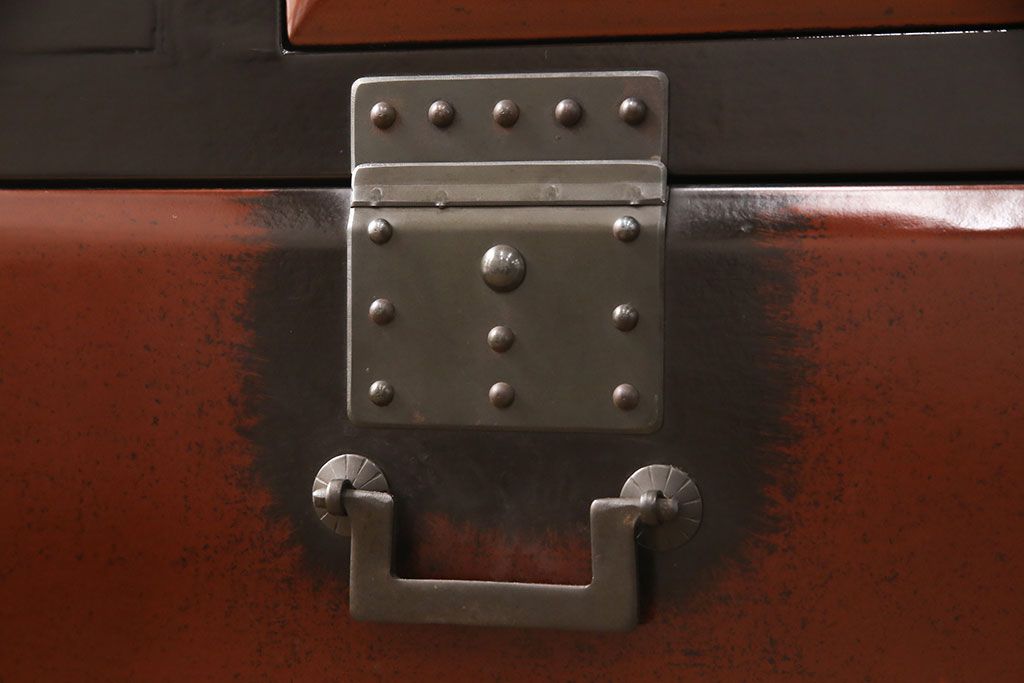 中古　高級品　　民芸城山　モダンデザインが目を惹く一閑張り階段箪笥(一貫張り、小物収納)(R-052535)