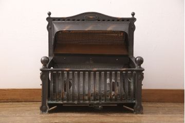 アメリカビンテージ　ジャンク品　COLONIAL FIREPLACE CO.　凝ったデザインがお部屋の雰囲気を高める電気ストーブ(暖炉、ディスプレイ、ヴィンテージ)(R-052536)