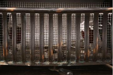 アメリカビンテージ　ジャンク品　COLONIAL FIREPLACE CO.　凝ったデザインがお部屋の雰囲気を高める電気ストーブ(暖炉、ディスプレイ、ヴィンテージ)(R-052536)