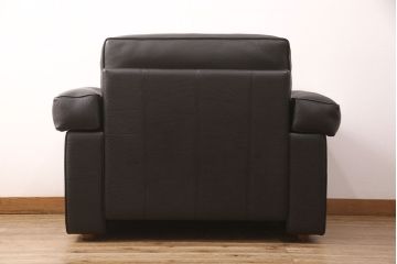 中古　超美品　イタリア　高級輸入家具　マシュケローニ(MASCHERONI)　クラシカルな雰囲気と重厚感のある佇まいが魅力の1人掛け総本革ソファ(1P、アームソファ)(定価約95万円)(R-052537)