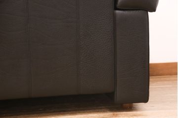 中古　超美品　イタリア　高級輸入家具　マシュケローニ(MASCHERONI)　クラシカルな雰囲気と重厚感のある佇まいが魅力の1人掛け総本革ソファ(1P、アームソファ)(定価約95万円)(R-052537)