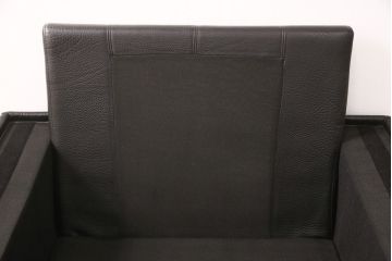 中古　超美品　イタリア　高級輸入家具　マシュケローニ(MASCHERONI)　クラシカルな雰囲気と重厚感のある佇まいが魅力の1人掛け総本革ソファ(1P、アームソファ)(定価約95万円)(R-052537)