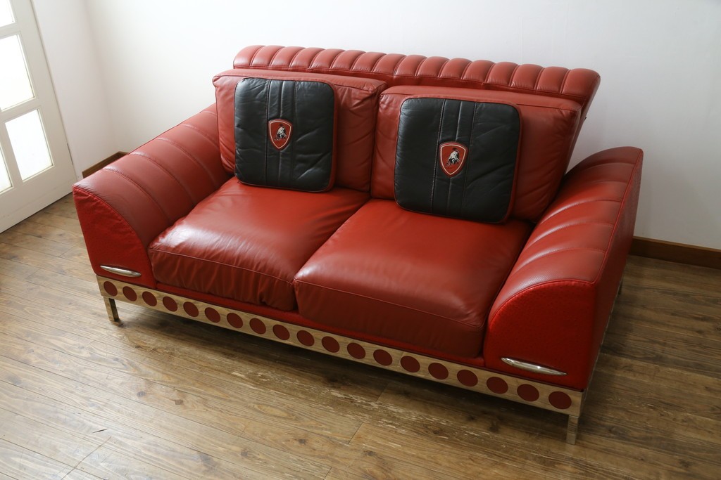 中古　美品　最高級　Lamborghini(ランボルギーニ)コレクション　Formitalia(フォルミタリア)製作　鮮やかな赤が印象的な本革2人掛けソファ　定価約240万円　(R-052541)