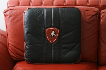 中古　美品　最高級　Lamborghini(ランボルギーニ)コレクション　Formitalia(フォルミタリア)製作　鮮やかな赤が印象的な本革2人掛けソファ　定価約240万円　(R-052541)