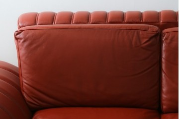 中古　美品　最高級　Lamborghini(ランボルギーニ)コレクション　Formitalia(フォルミタリア)製作　鮮やかな赤が印象的な本革2人掛けソファ　定価約240万円　(R-052541)