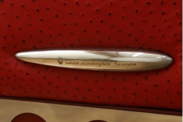 中古　美品　最高級　Lamborghini(ランボルギーニ)コレクション　Formitalia(フォルミタリア)製作　鮮やかな赤が印象的な本革2人掛けソファ　定価約240万円　(R-052541)