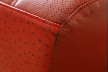 中古　美品　最高級　Lamborghini(ランボルギーニ)コレクション　Formitalia(フォルミタリア)製作　鮮やかな赤が印象的な本革2人掛けソファ　定価約240万円　(R-052541)