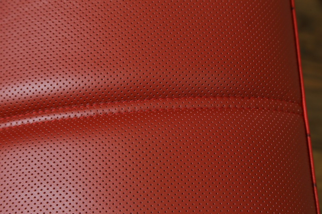 中古　美品　最高級　Lamborghini(ランボルギーニ)コレクション　Formitalia(フォルミタリア)製作　鮮やかな赤が印象的な本革2人掛けソファ　定価約240万円　(R-052541)