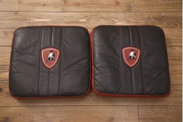中古　美品　最高級　Lamborghini(ランボルギーニ)コレクション　Formitalia(フォルミタリア)製作　鮮やかな赤が印象的な本革2人掛けソファ(定価約240万円)(二人掛けソファ、アームソファ、2P)(R-052541)