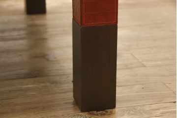 中古　美品　最高級　Lamborghini(ランボルギーニ)コレクション　Brianform(ブリアンフォルム)製作　鮮やかな赤が印象的な本革ローテーブル(定価約60万円)(センターテーブル、リビングテーブル)(R-052542)