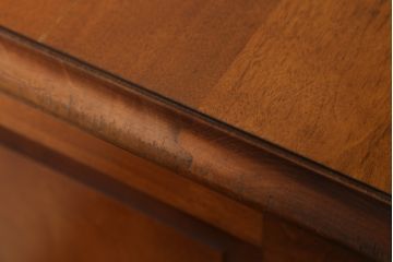中古　美品　横浜ダニエル(daniel)　A-205　クラシカルな佇まいが目を引くサイドボード(定価約70万円)(キャビネット、リビングボード、収納棚)(R-052544)