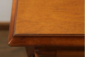 中古　美品　横浜ダニエル(daniel)　A-205　クラシカルな佇まいが目を引くサイドボード(定価約70万円)(キャビネット、リビングボード、収納棚)(R-052544)