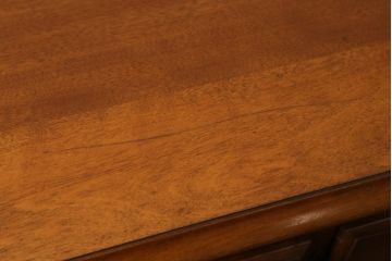 中古　美品　横浜ダニエル(daniel)　A-205　クラシカルな佇まいが目を引くサイドボード(定価約70万円)(キャビネット、リビングボード、収納棚)(R-052544)