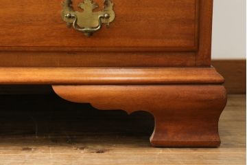 中古　美品　横浜ダニエル(daniel)　A-205　クラシカルな佇まいが目を引くサイドボード(定価約70万円)(キャビネット、リビングボード、収納棚)(R-052544)