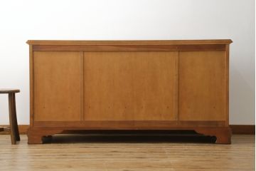 中古　美品　横浜ダニエル(daniel)　A-205　クラシカルな佇まいが目を引くサイドボード(定価約70万円)(キャビネット、リビングボード、収納棚)(R-052544)