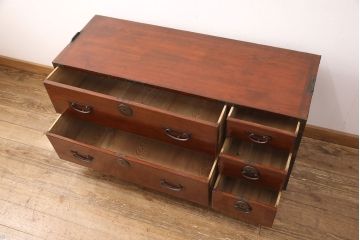 和製アンティーク　前面ケヤキ材　上品な金具が特徴的な2段重ね仙台箪笥・下段(和タンス、引き出し)(R-052549)