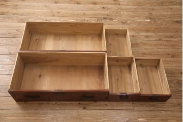和製アンティーク　前面ケヤキ材　上品な金具が特徴的な2段重ね仙台箪笥・下段(和タンス、引き出し)(R-052549)
