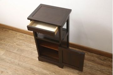 中古　北海道民芸家具　シックなお部屋にも似合う電話台(サイドテーブル、ナイトテーブル、花台、収納棚)(R-052551)