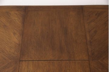 中古　DREXEL HERITAGE(ドレクセルヘリテイジ)　アメリカ輸入モデル　格調高いデザインが魅力的なニレ材製エクステンションテーブル(拡張式テーブル、ダイニングテーブル)(R-052557)