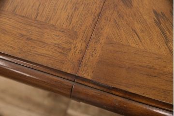 中古　DREXEL HERITAGE(ドレクセルヘリテイジ)　アメリカ輸入モデル　格調高いデザインが魅力的なニレ材製エクステンションテーブル(拡張式テーブル、ダイニングテーブル)(R-052557)