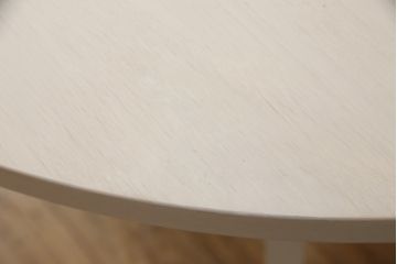 中古　美品　arflex(アルフレックス)　MEDUSA(メデューサ)シリーズ　洗練されたデザインが目を惹くテーブル(ダイニングテーブル、ラウンドテーブル)(R-052558)