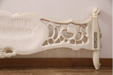 中古　美品　イタリア高級輸入家具　ロココ様式　華やかな彫刻がラグジュアリーな空間を演出するベッドフレーム(キングサイズ)(定価約90万円)(R-052564)