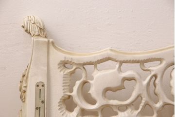 中古　美品　イタリア高級輸入家具　ロココ様式　華やかな彫刻がラグジュアリーな空間を演出するベッドフレーム(キングサイズ)(定価約90万円)(R-052564)