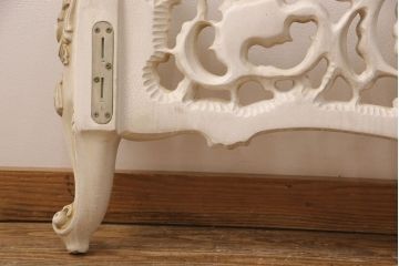 中古　美品　イタリア高級輸入家具　ロココ様式　華やかな彫刻がラグジュアリーな空間を演出するベッドフレーム(キングサイズ)(定価約90万円)(R-052564)