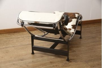 中古　美品　Cassina(カッシーナ)　Le Corbusier(ル・コルビュジエ)　LC4　シェーズロング(寝椅子、カウチ)(定価約92万円)(R-052565)