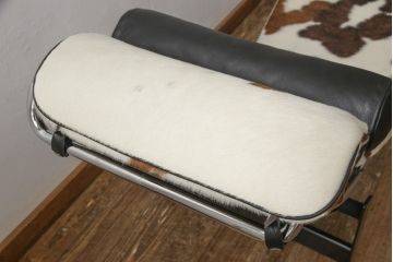 中古　美品　Cassina(カッシーナ)　Le Corbusier(ル・コルビュジエ)　LC4　シェーズロング(寝椅子、カウチ)(定価約92万円)(R-052565)