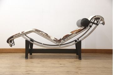 中古　美品　Cassina(カッシーナ)　Le Corbusier(ル・コルビュジエ)　LC4　シェーズロング(寝椅子、カウチ)(定価約92万円)(R-052565)