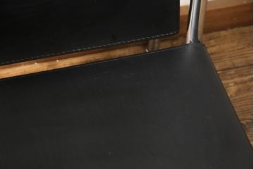 中古　美品　Cassina(カッシーナ)　Le Corbusier(ル・コルビュジエ)　20世紀に作られた椅子の中で銘品に数えられるLC1スリングチェア(アームチェア、椅子)(定価約44万円)(R-052566)