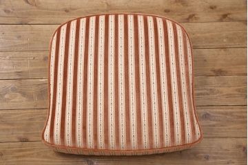中古　美品　神戸洋家具　メープル不二屋　ころんとした可愛いデザインが魅力の1人掛けソファ(ラウンジチェア、1P、一人掛け)(R-052572)
