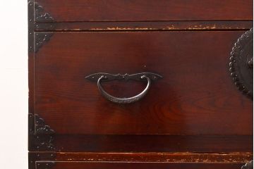 中古　前面ケヤキ材　モダンな空間にも取り入れやすい相馬箪笥・上段(和箪笥、重ね箪笥、衣装箪笥、引き出し、チェスト)(R-052574)